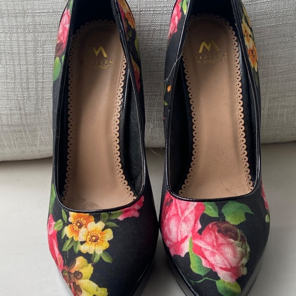 Floral Heels - Picture 2 of 5
